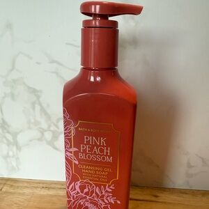 Bath & Body Works Pink Peach Blossom Hand Soap - Red